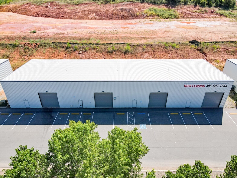 4 Industrial Buildings for Sale portefeuille de 4 propriétés à vendre sur LoopNet.ca - Photo du bâtiment - Image 3 de 13
