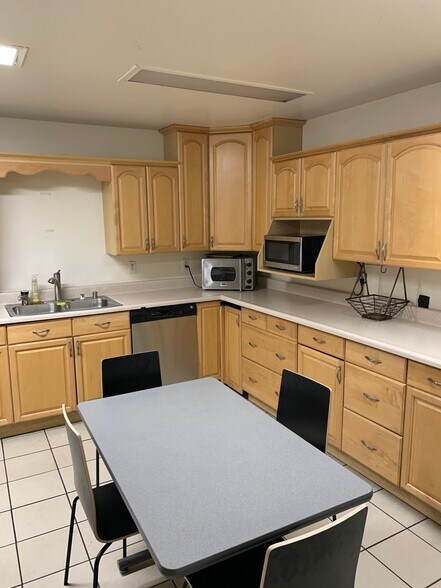 1321 W 12th St, Los Angeles, CA à louer - Photo du bâtiment - Image 3 de 29