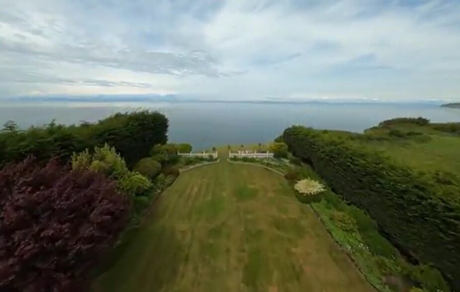 397 Monterra Dr, Port Angeles, WA à vendre - Vidéo aérienne - Image 2 de 35