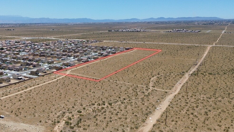 0 Saddleback Dr, Adelanto, CA à vendre - Photo du bâtiment - Image 1 de 6