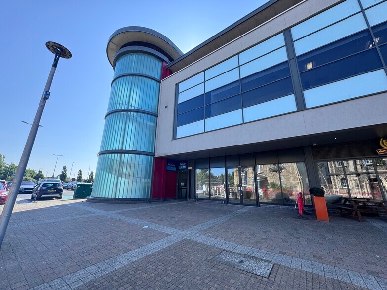 Park St, Llanelli à louer - Photo du bâtiment - Image 2 de 9