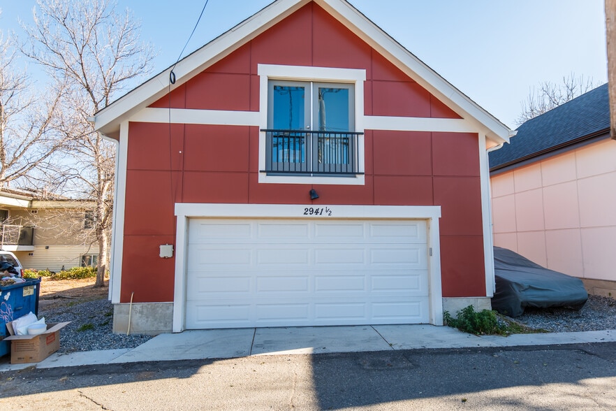 Whittier Residences portfolio of 6 properties for sale on LoopNet.ca - Building Photo - Image 3 of 9