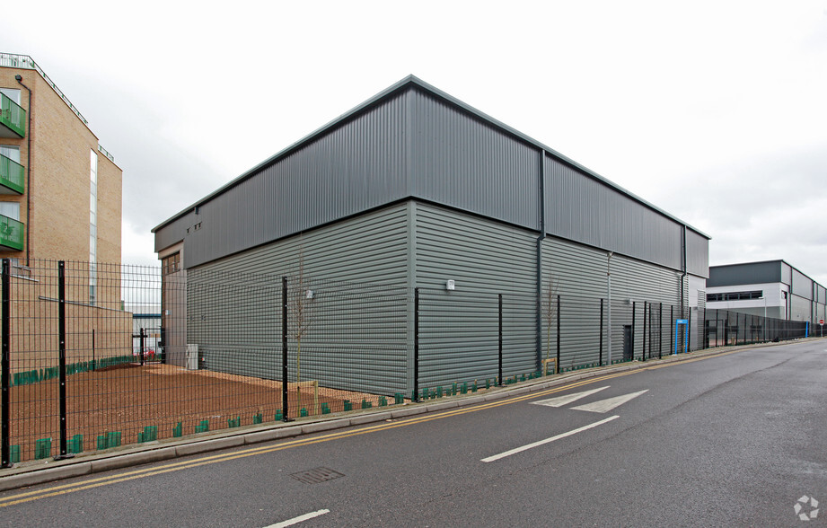 Acton Ln, London for lease - Building Photo - Image 2 of 4