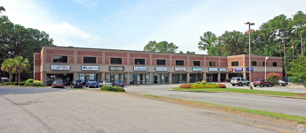 652 Bush River Rd, Columbia, SC for lease - Primary Photo - Image 2 of 4