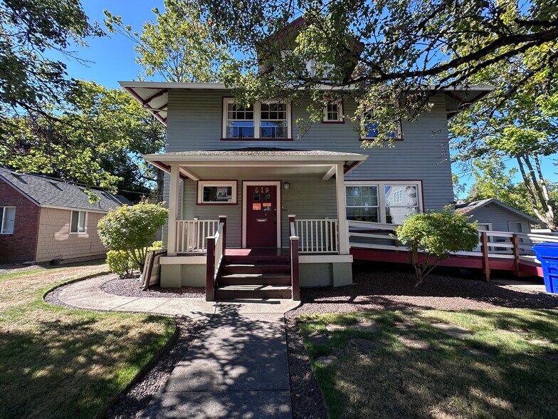 619 NE Roberts Ave, Gresham, OR à louer - Photo du bâtiment - Image 2 de 20