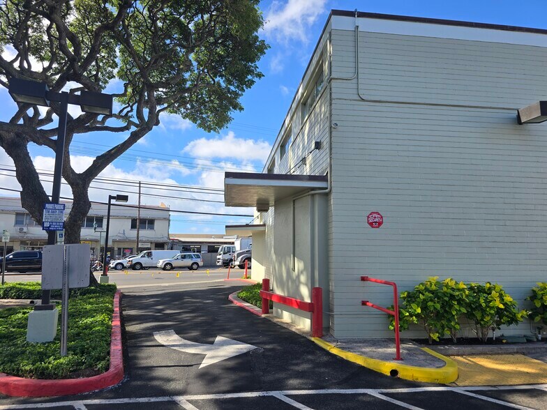 1950 N King St, Honolulu, HI à louer - Photo du bâtiment - Image 2 de 3