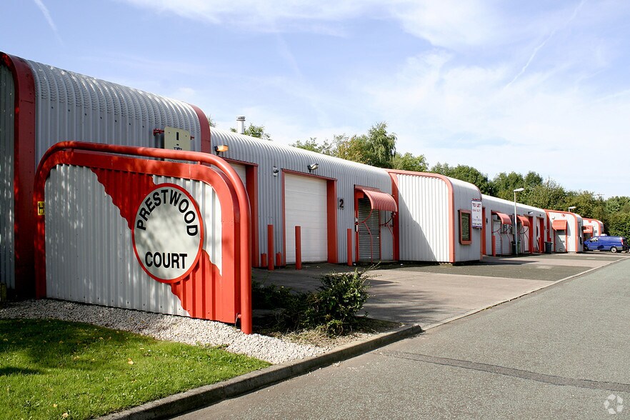 Leacroft Rd, Warrington à louer - Photo du bâtiment - Image 2 de 2