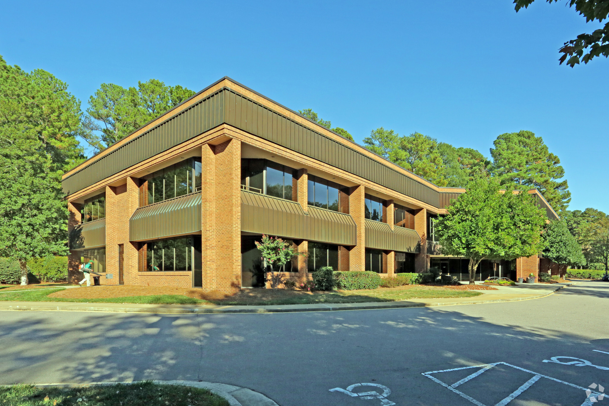 113 Edinburgh Dr S, Cary, NC for lease Building Photo- Image 1 of 35