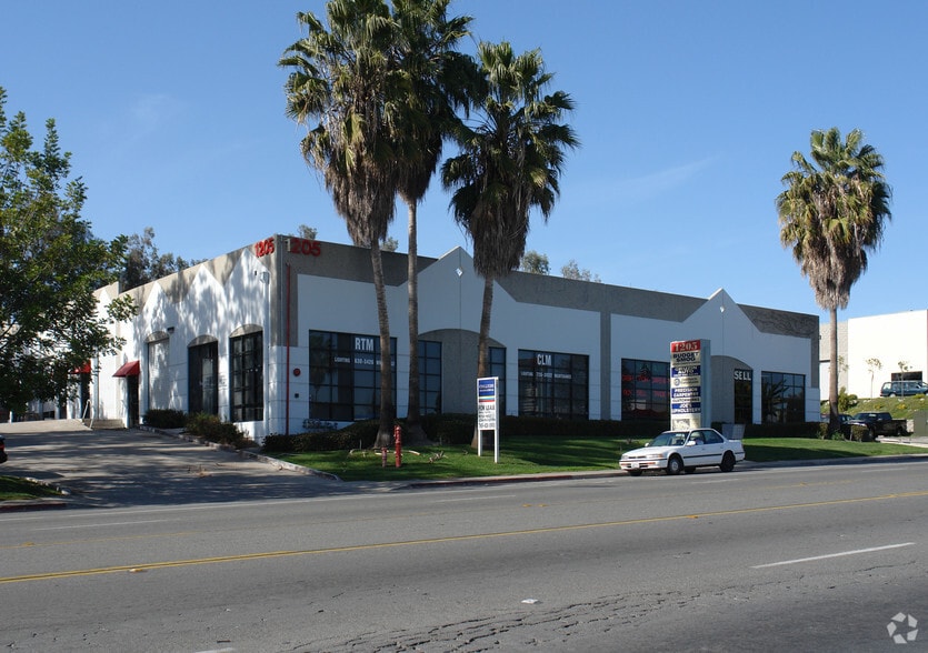 1205 N Melrose Dr, Vista, CA for lease - Building Photo - Image 3 of 4