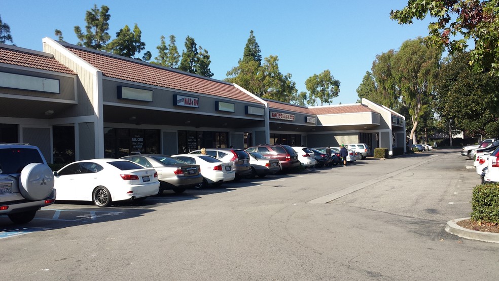 19103-19151 Bloomfield Ave, Cerritos, CA for sale - Building Photo - Image 1 of 1