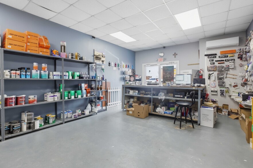 1081 E 47th St, Hialeah, FL for sale - Building Photo - Image 3 of 29