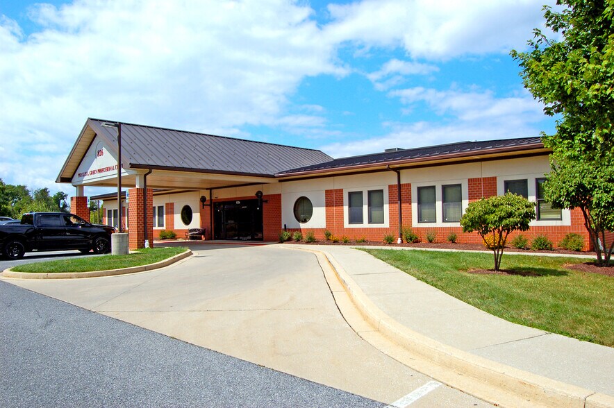 826 Washington Rd, Westminster, MD à louer - Photo du bâtiment - Image 2 de 5