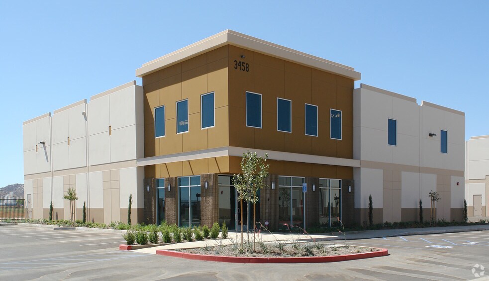3458 Webster Ave, Perris, CA for lease - Building Photo - Image 1 of 8