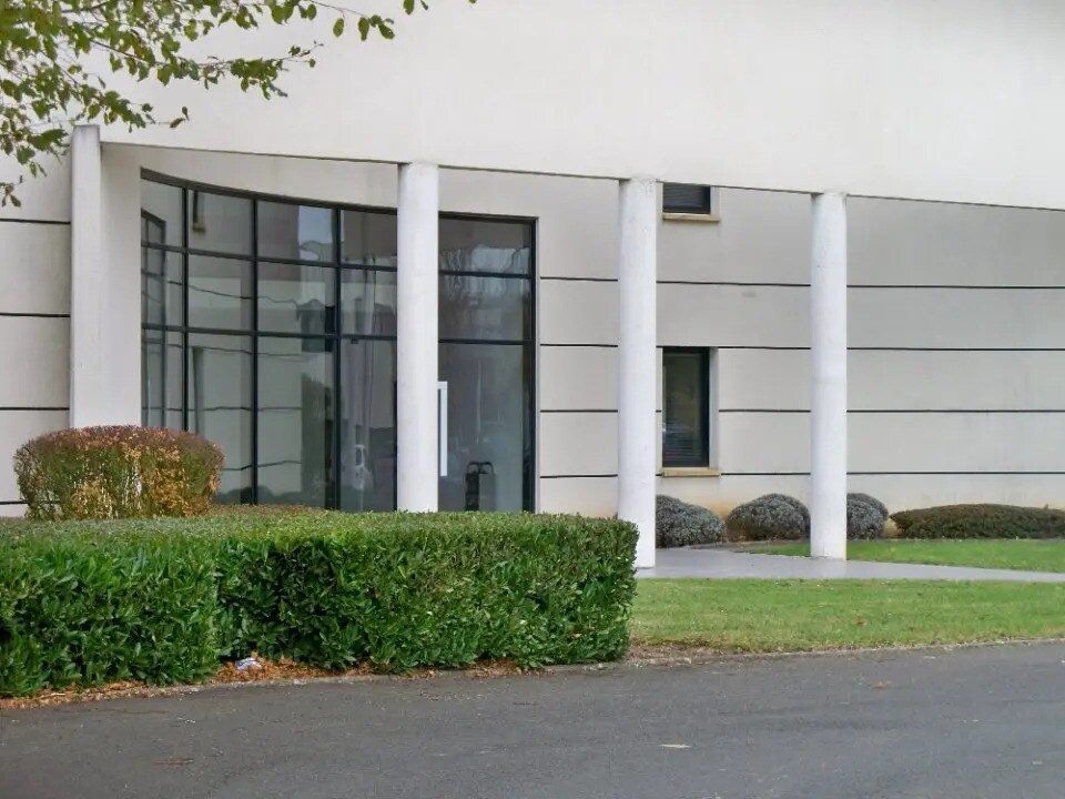 Bureau dans Chartres à louer Photo principale- Image 1 de 4