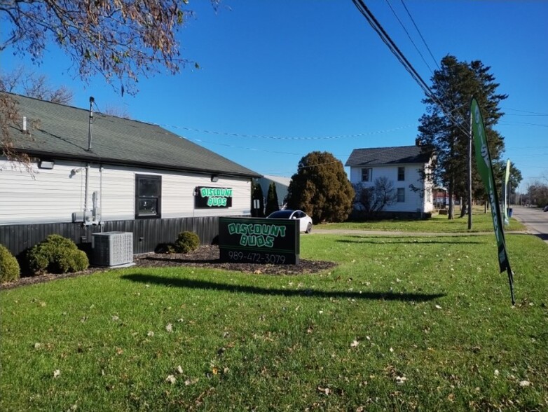 317 S McDonnell St, Corunna, MI for lease - Primary Photo - Image 1 of 24