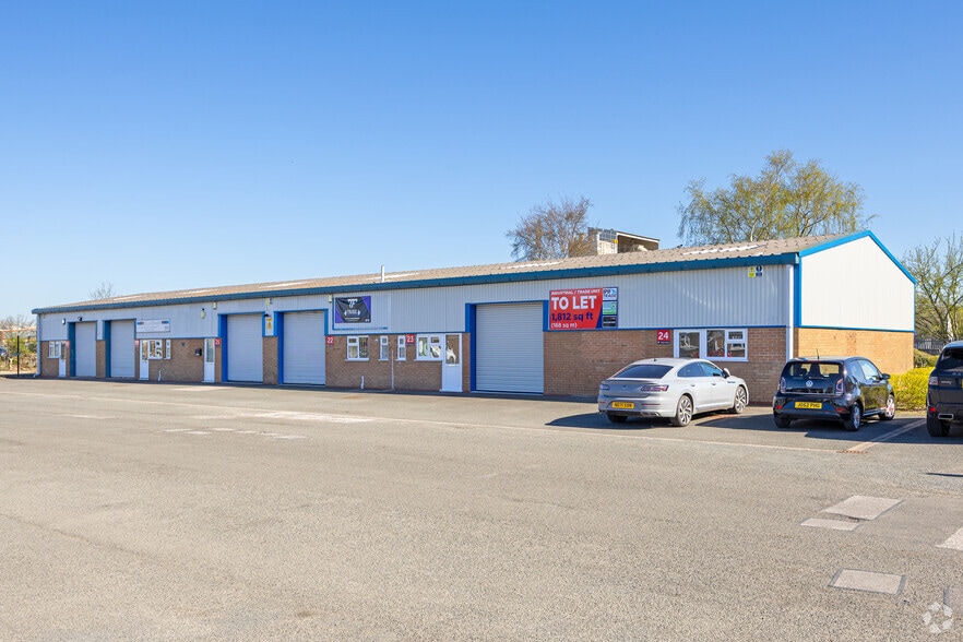 Auster Rd, York for lease - Primary Photo - Image 1 of 3