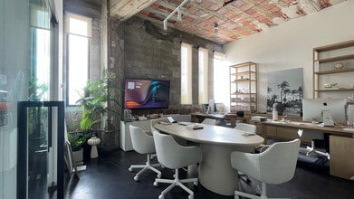 1900 NE Miami Ct, Miami, FL for lease Interior Photo- Image 2 of 5