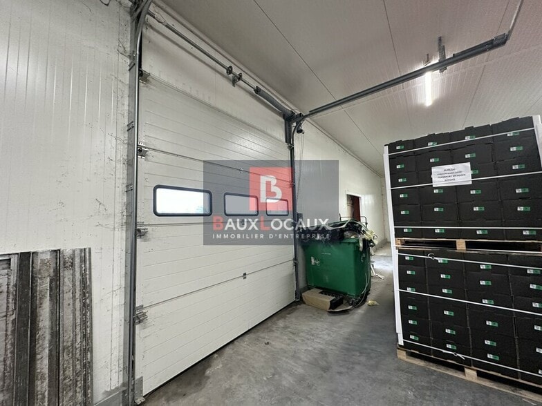 Flex in Noves for sale - Interior Photo - Image 2 of 5
