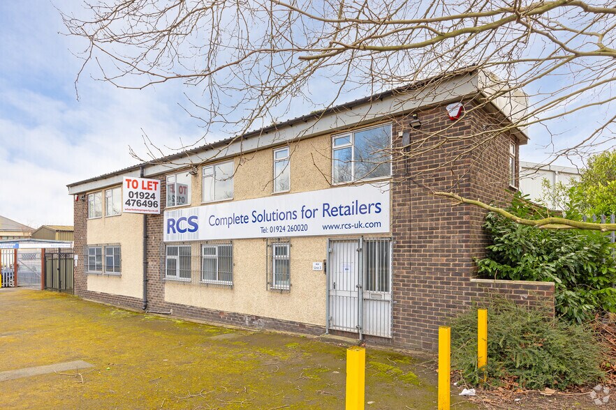 Wakefield Rd, Leeds à louer - Photo du bâtiment - Image 3 de 3