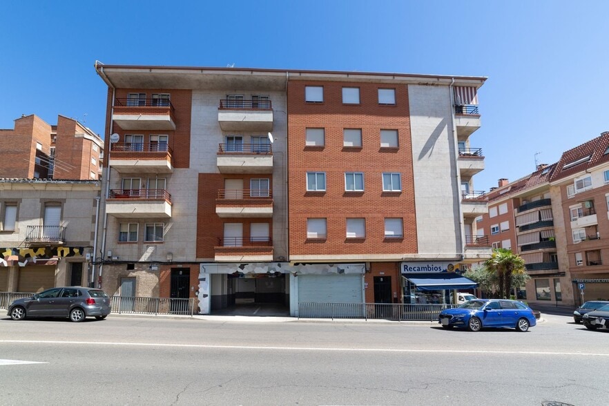 Federico, 5, Benavente, Zamora for sale - Building Photo - Image 2 of 14