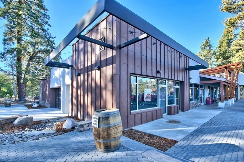 2042 Lake Tahoe Blvd, South Lake Tahoe, CA à louer - Photo du bâtiment - Image 2 de 14