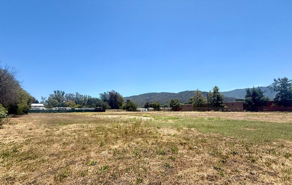 220 Bryant St, Ojai, CA à vendre - Autre - Image 2 de 3