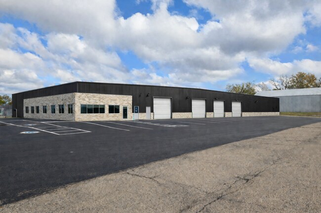 Plus de détails pour 14836 W Ridge Ln, Dubuque, IA - Industriel à louer