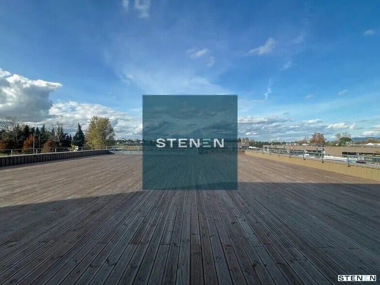 Retail in Monteux for lease - Building Photo - Image 3 of 6