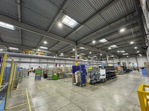 Office in Bonneuil-sur-Marne for lease Interior Photo- Image 1 of 5