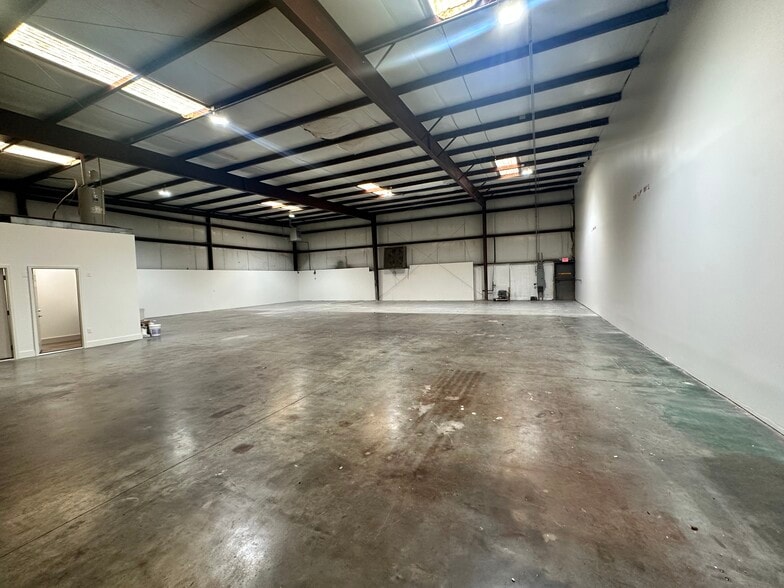 4480 N Industrial Dr, Cumming, GA for lease - Building Photo - Image 3 of 6