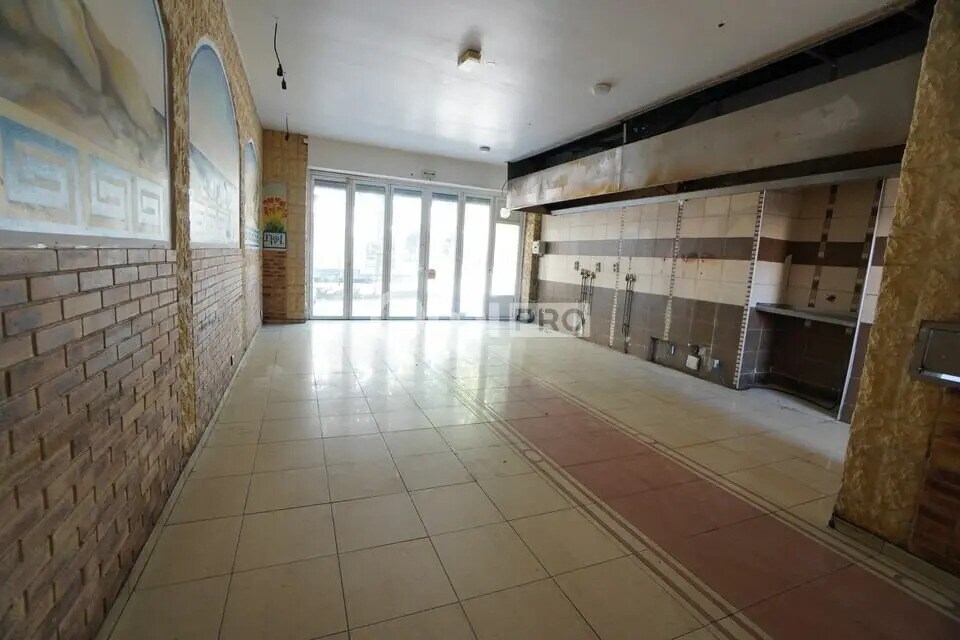 Retail in Dijon for lease Interior Photo- Image 1 of 8