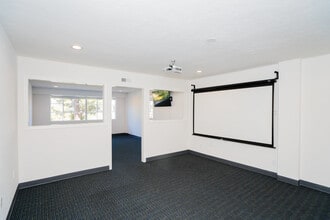 234 Marshall St, Redwood City, CA for lease Interior Photo- Image 1 of 6