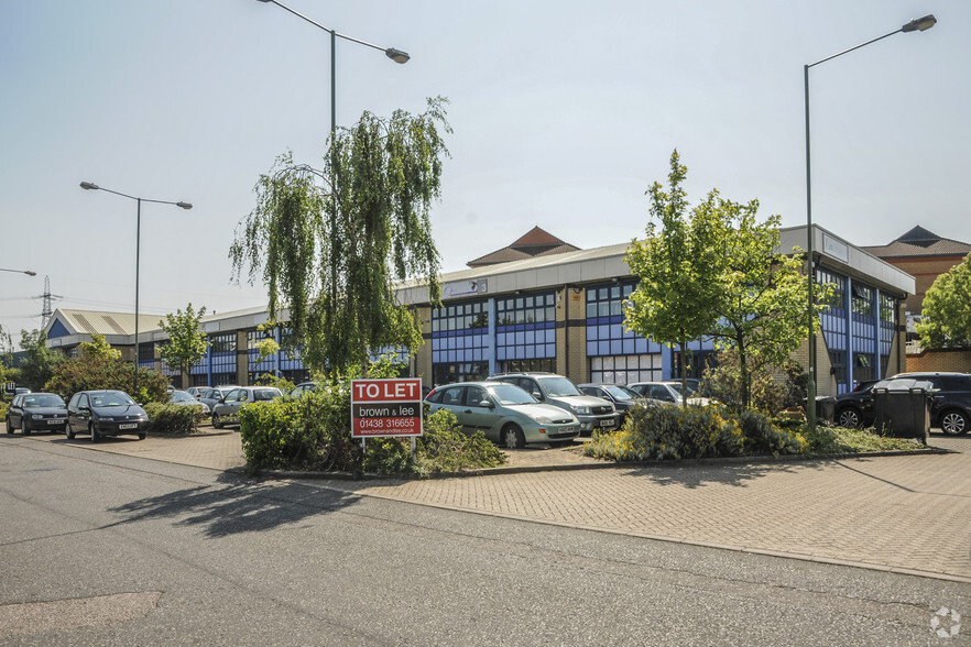 Third Ave, Letchworth Garden City for lease - Primary Photo - Image 1 of 8