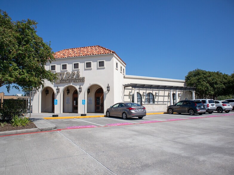 17030 Red Oak Dr, Houston, TX à vendre - Photo du bâtiment - Image 2 de 6