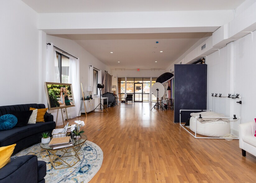 2436 E University Dr, Auburn, AL à louer - Photo du bâtiment - Image 3 de 14