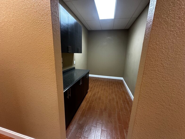 2303 58th Ave E, Bradenton, FL à louer - Photo du bâtiment - Image 3 de 23