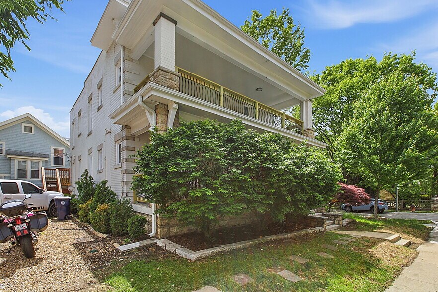 901-903 39th St, Kansas City, MO à vendre - Photo du bâtiment - Image 1 de 32