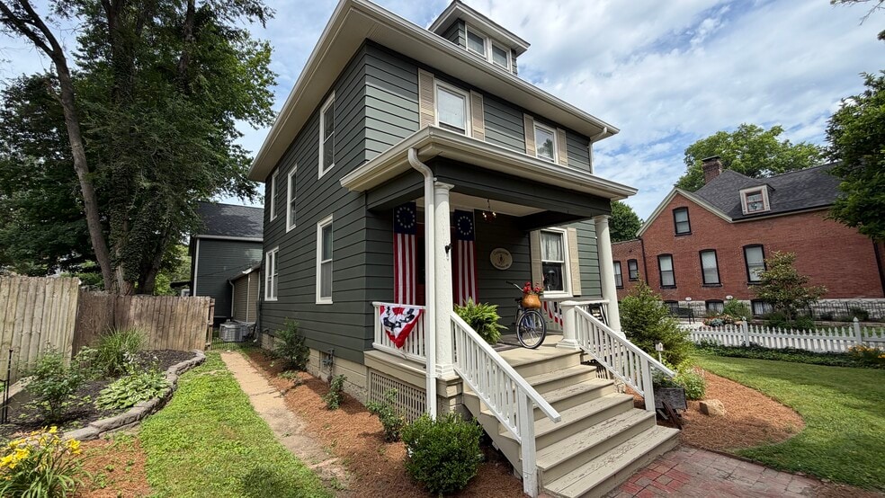803 S Main St, Saint Charles, MO for sale - Building Photo - Image 2 of 8