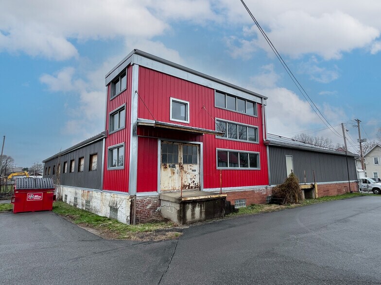 355 W Main St, Newark, OH à louer - Photo du bâtiment - Image 3 de 12