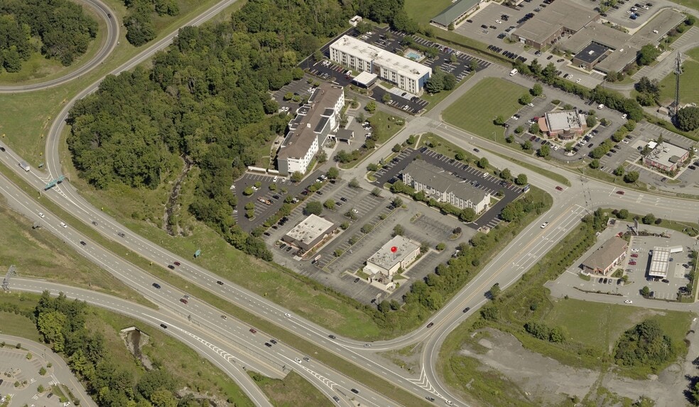 23 Crystal Run Xing, Middletown, NY for sale - Building Photo - Image 3 of 5