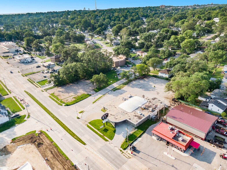 6553 Ames Ave, Omaha, NE à vendre - Photo du bâtiment - Image 3 de 17
