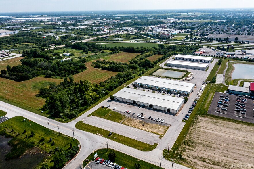 6370 W Emerald Pky, Monee, IL à louer - Photo du bâtiment - Image 2 de 11