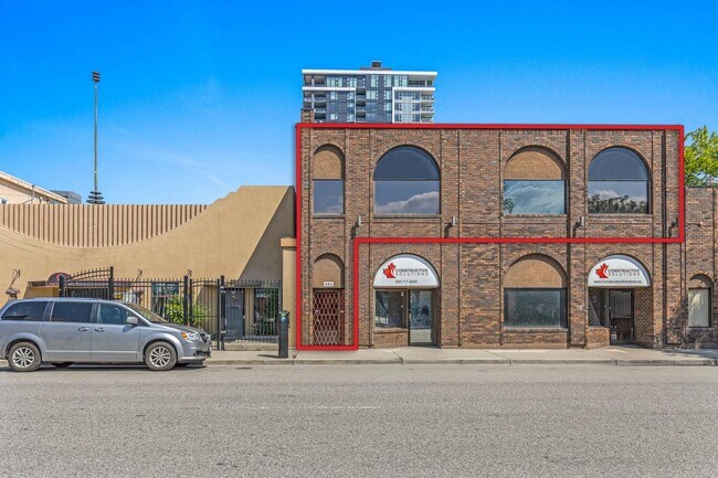 Plus de détails pour 454 Leon Ave, Kelowna, BC - Bureau à louer