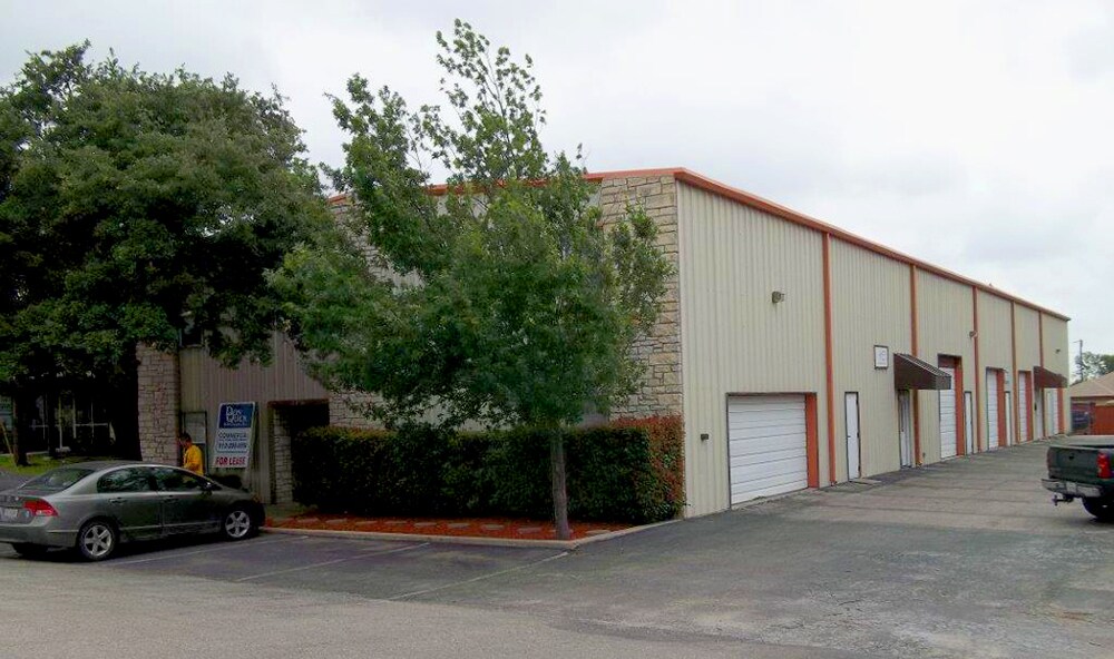 1910 Bagdad Rd, Leander, TX for lease Primary Photo- Image 1 of 19