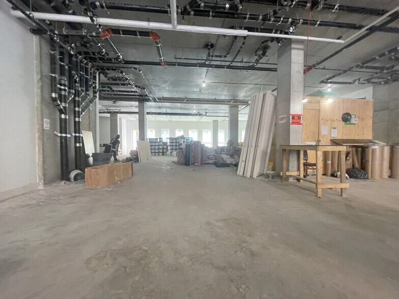 200 S 3rd St, Brooklyn, NY à louer - Photo du bâtiment - Image 3 de 9