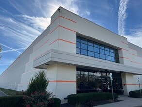 6360-6440 Port Rd, Groveport, OH for lease Building Photo- Image 1 of 7