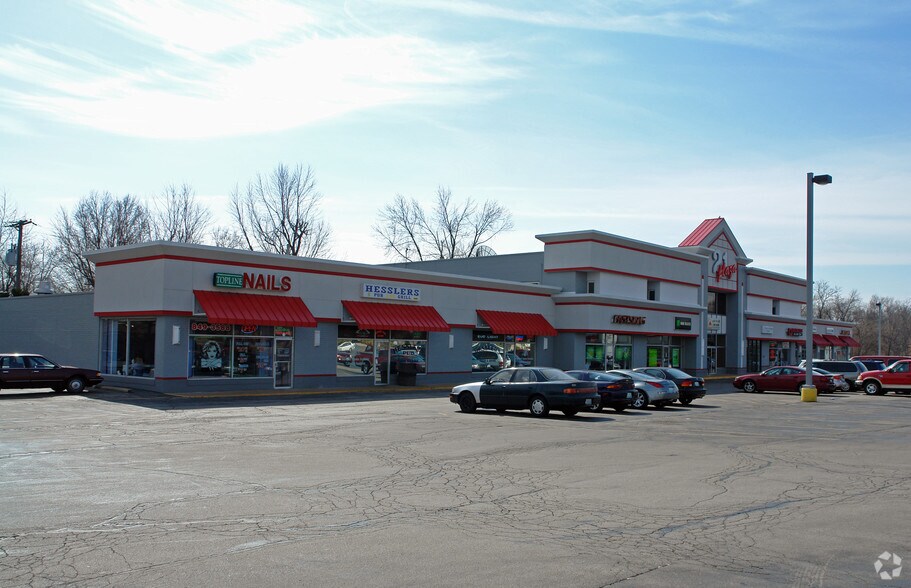 11820-11832 Tesson Ferry Rd, Saint Louis, MO à louer - Photo du bâtiment - Image 2 de 8