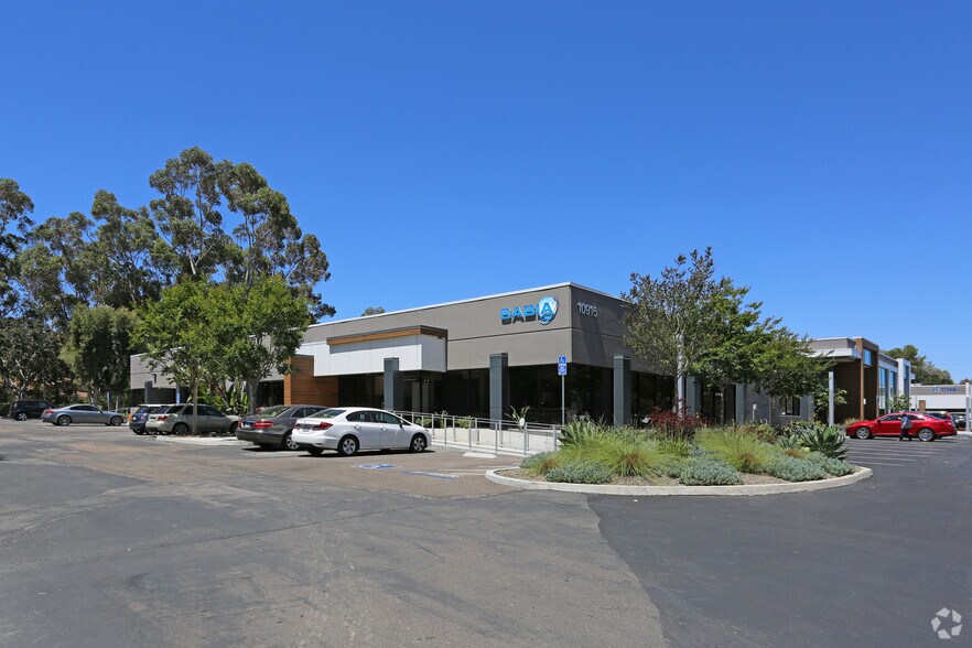 10915 Technology Pl, San Diego, CA à louer - Photo du bâtiment - Image 2 de 4