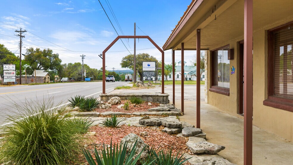 807 Main St, Blanco, TX à vendre - Photo du bâtiment - Image 2 de 18
