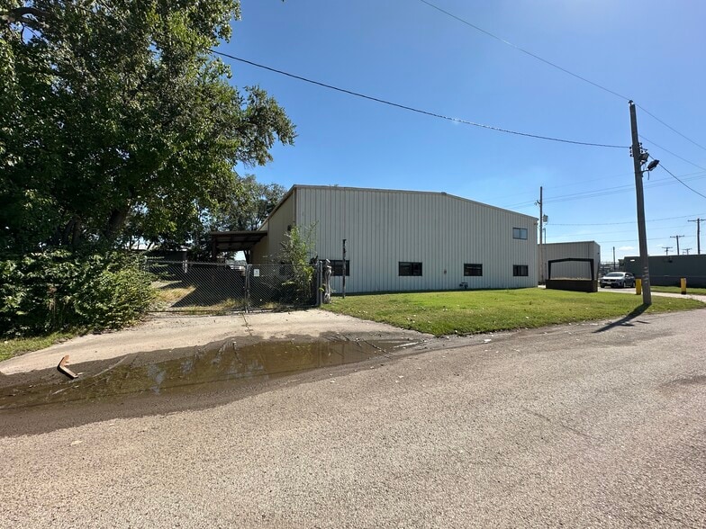 563-565 S 4th St, Kansas City, KS for sale - Building Photo - Image 2 of 4